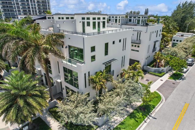 3406 SE 6th Street 3406, Pompano Beach, FL 33062