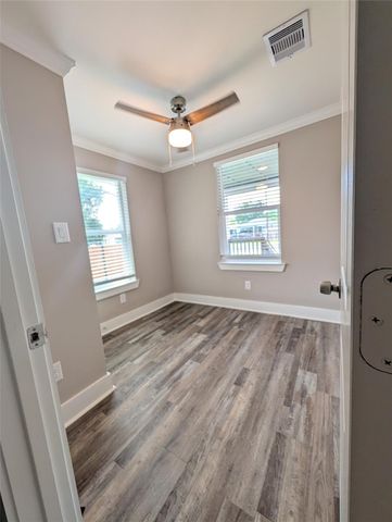 5110 Parker Rd Road, Houston, TX 77016