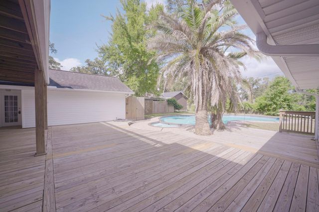 1419 Chestnut Ridge Road, Kingwood, TX 77339