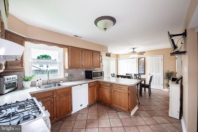 35 WILLIAMSBURG CT, Glassboro, NJ 08028