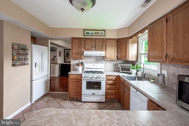 35 WILLIAMSBURG CT, Glassboro, NJ 08028