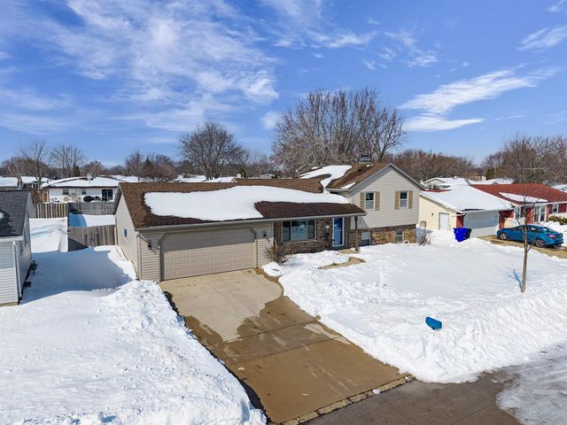 39 WELCOME CIRCLE, Appleton, WI 54915