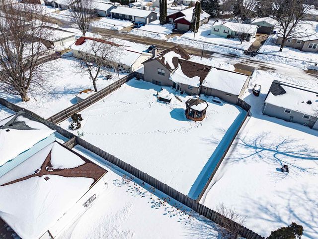 39 WELCOME CIRCLE, Appleton, WI 54915