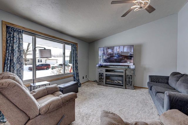 39 WELCOME CIRCLE, Appleton, WI 54915