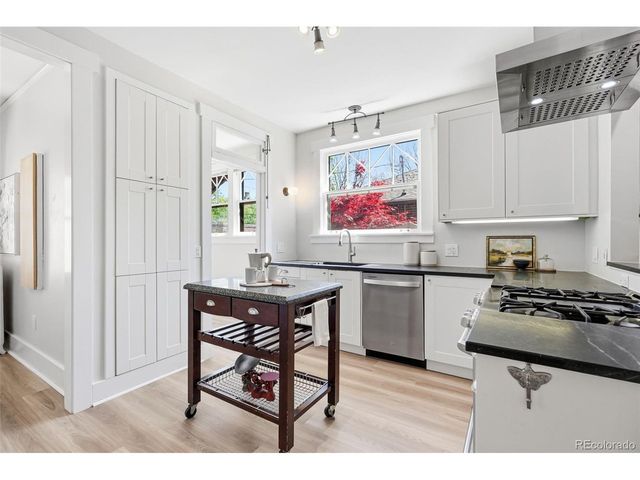 2326 Clermont St, Denver, CO 80207