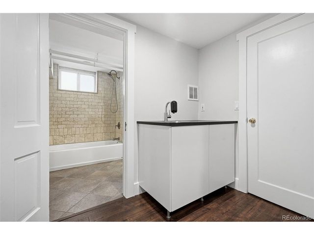 2326 Clermont St, Denver, CO 80207