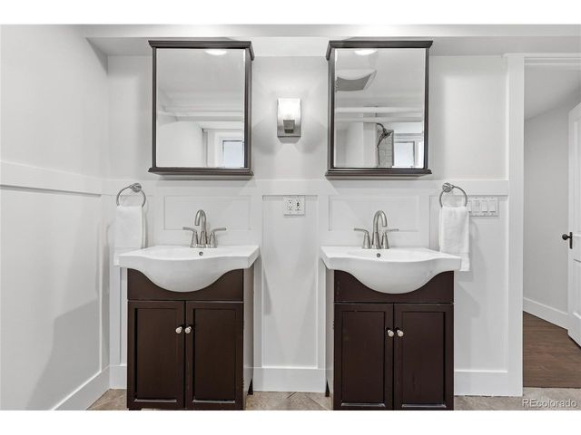 2326 Clermont St, Denver, CO 80207