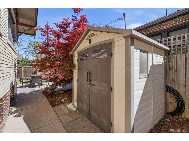 2326 Clermont St, Denver, CO 80207