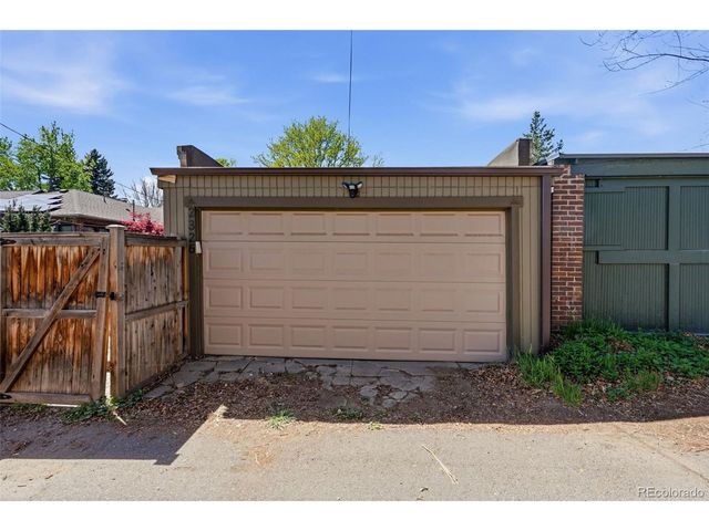 2326 Clermont St, Denver, CO 80207