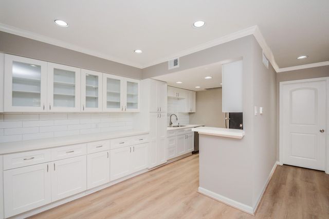 845 Augusta Drive 67, Houston, TX 77057