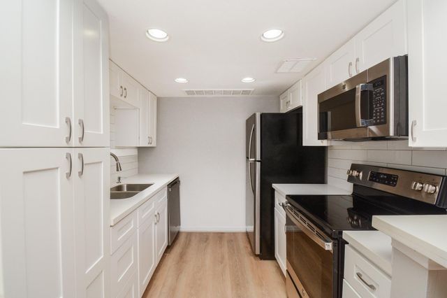 845 Augusta Drive 67, Houston, TX 77057