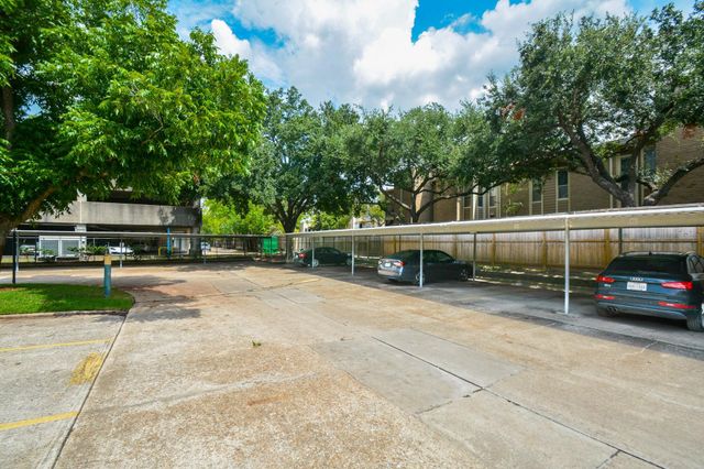 845 Augusta Drive 67, Houston, TX 77057