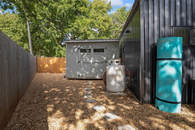 118 Bayside Circle, Gainesville, TX 76240