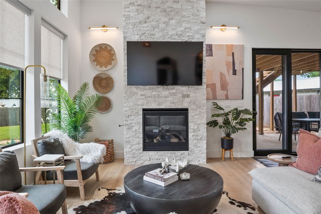 118 Bayside Circle, Gainesville, TX 76240