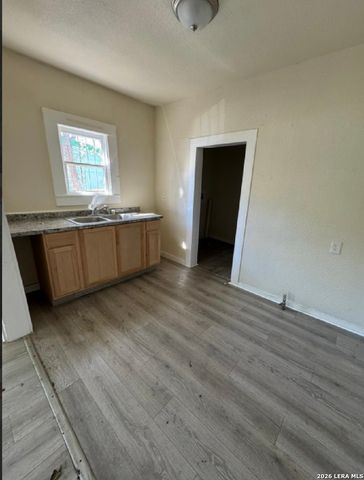 213 Huntington, San Antonio, TX 78207