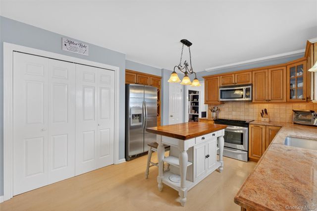 191 Forest Valley Road, Pleasant Valley, NY 12569