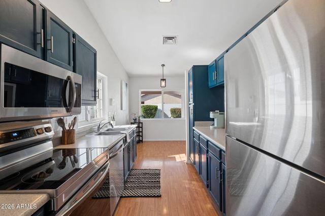 50 W IVYGLEN Street, Mesa, AZ 85201