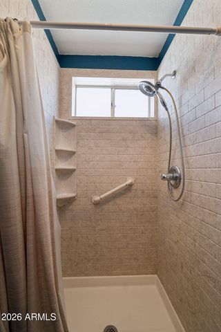 50 W IVYGLEN Street, Mesa, AZ 85201