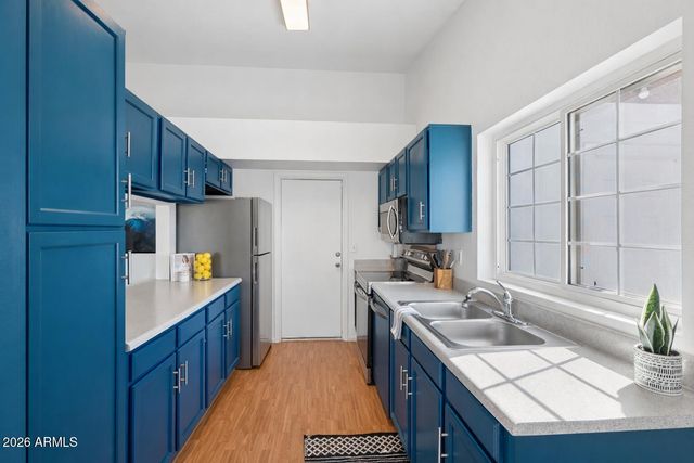 50 W IVYGLEN Street, Mesa, AZ 85201