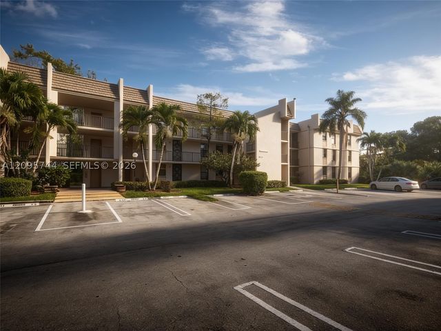 8411 Forest Hills Dr 208, Coral Springs, FL 33065