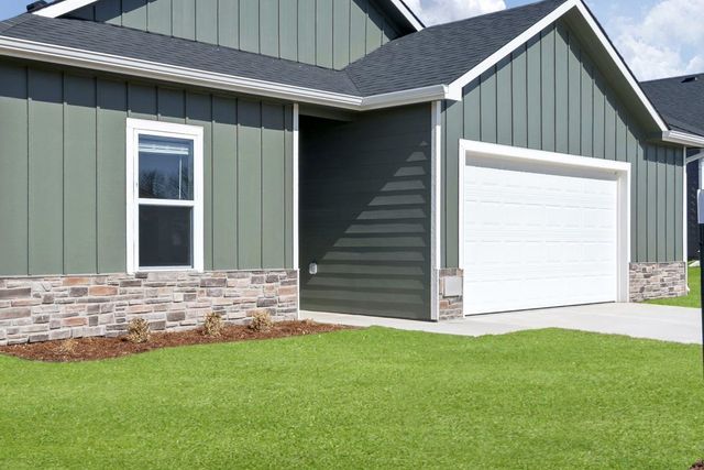 3591 E Hollandale St, Derby, KS 67037