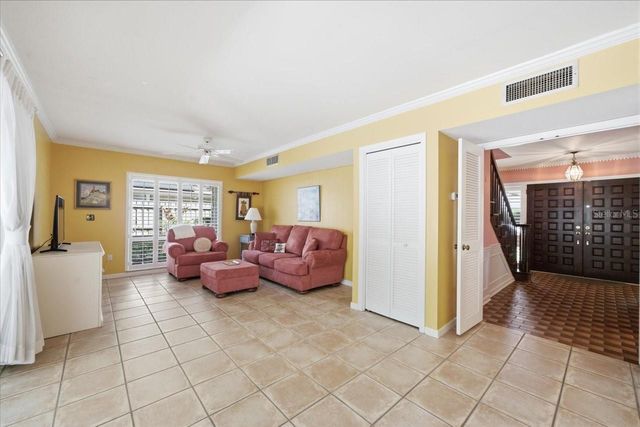 13305 GOLF CREST CIRCLE, Tampa, FL 33618