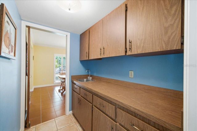 13305 GOLF CREST CIRCLE, Tampa, FL 33618