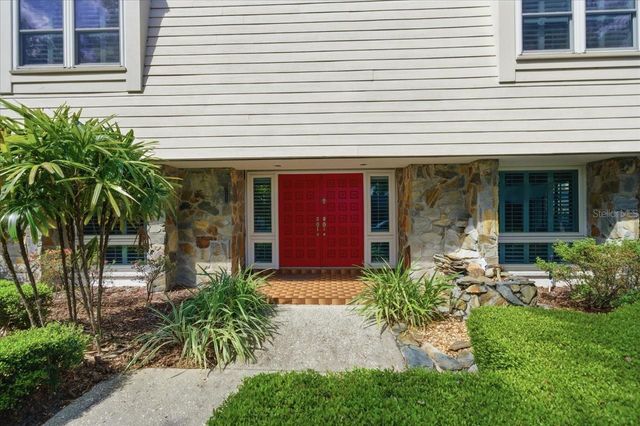 13305 GOLF CREST CIRCLE, Tampa, FL 33618