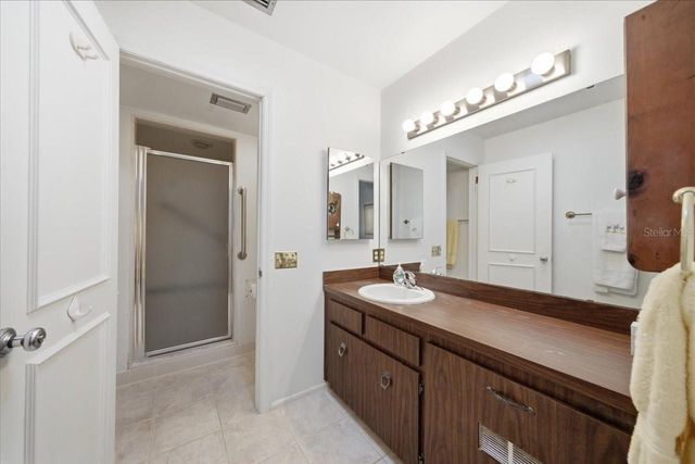 13305 GOLF CREST CIRCLE, Tampa, FL 33618