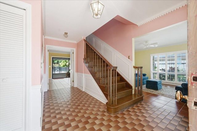 13305 GOLF CREST CIRCLE, Tampa, FL 33618