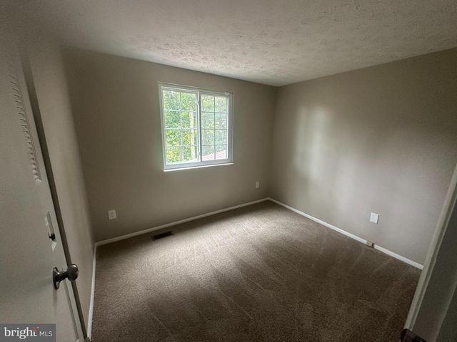 7613 SPRINGFIELD HILLS DR, Springfield, VA 22153