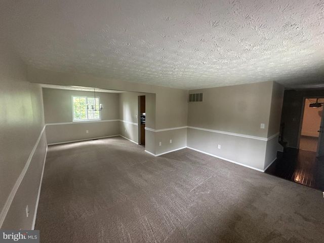 7613 SPRINGFIELD HILLS DR, Springfield, VA 22153