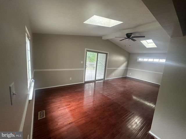 7613 SPRINGFIELD HILLS DR, Springfield, VA 22153