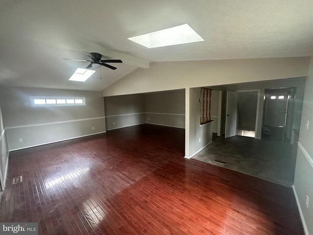 7613 SPRINGFIELD HILLS DR, Springfield, VA 22153