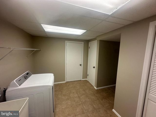 7613 SPRINGFIELD HILLS DR, Springfield, VA 22153