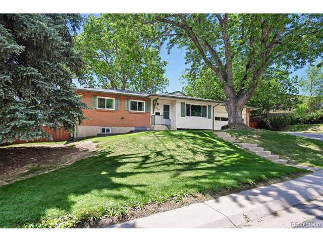 1152 S Vancouver Way, Lakewood, CO 80228
