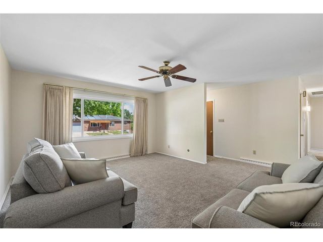 1152 S Vancouver Way, Lakewood, CO 80228