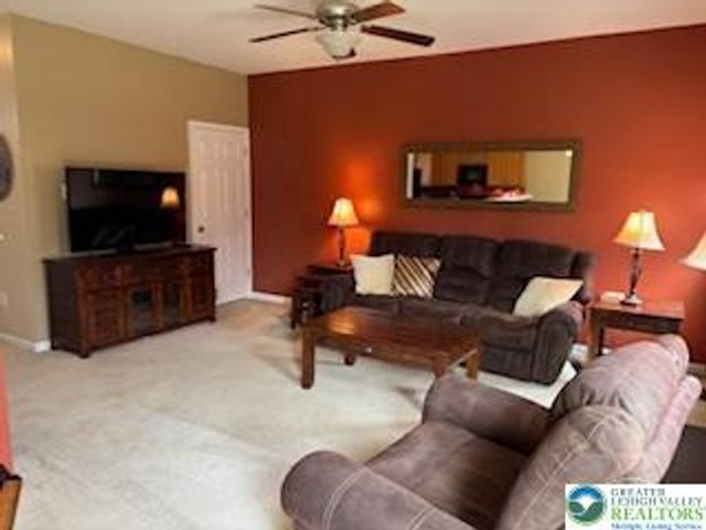 1125 King Way, Upper Macungie Twp, PA 18031