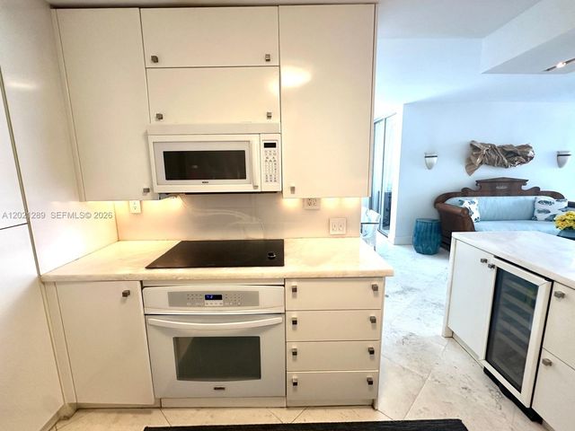 150 Ocean Lane Dr 2A, Key Biscayne, FL 33149