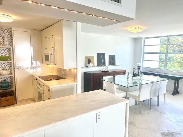150 Ocean Lane Dr 2A, Key Biscayne, FL 33149