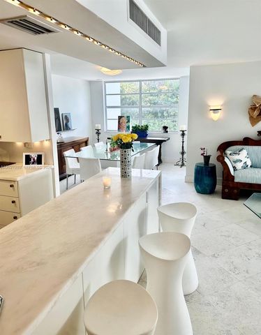 150 Ocean Lane Dr 2A, Key Biscayne, FL 33149