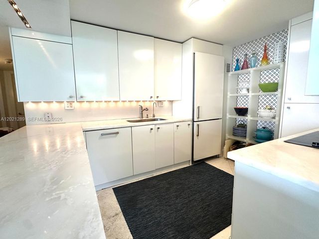 150 Ocean Lane Dr 2A, Key Biscayne, FL 33149
