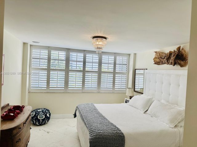 150 Ocean Lane Dr 2A, Key Biscayne, FL 33149
