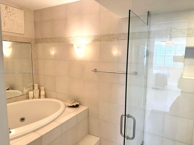 150 Ocean Lane Dr 2A, Key Biscayne, FL 33149