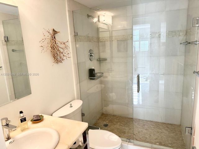 150 Ocean Lane Dr 2A, Key Biscayne, FL 33149