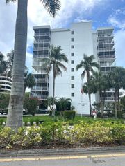 150 Ocean Lane Dr 2A, Key Biscayne, FL 33149