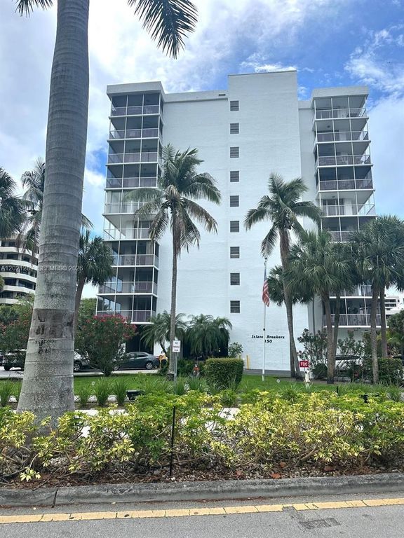 150 Ocean Lane Dr 2A, Key Biscayne, FL 33149