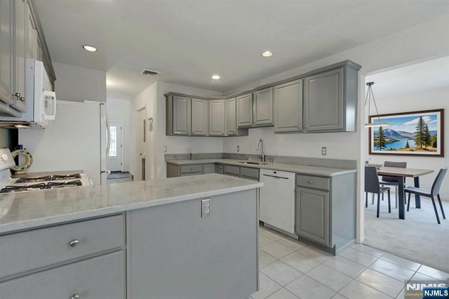 14 Summit Court, Hackensack, NJ 07601