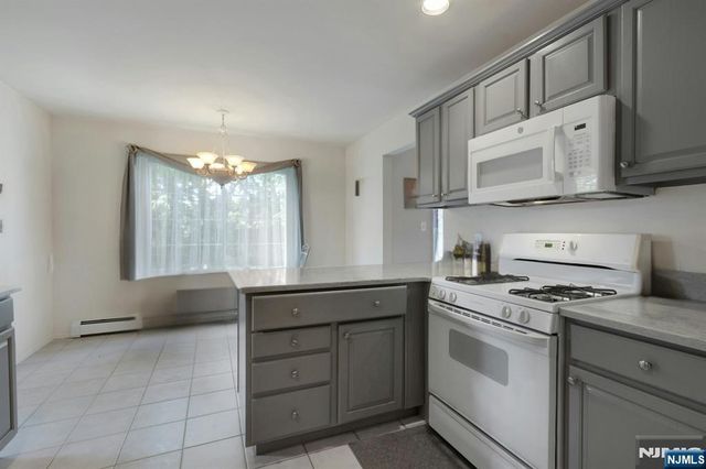 14 Summit Court, Hackensack, NJ 07601