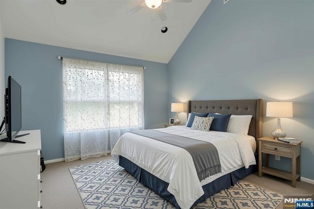 14 Summit Court, Hackensack, NJ 07601